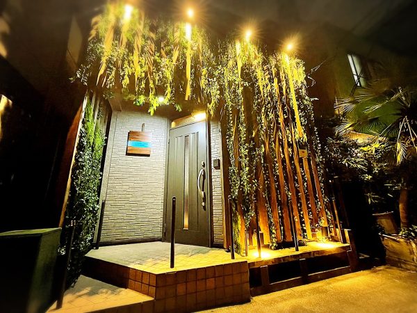 広尾西麻布院　外観　夜