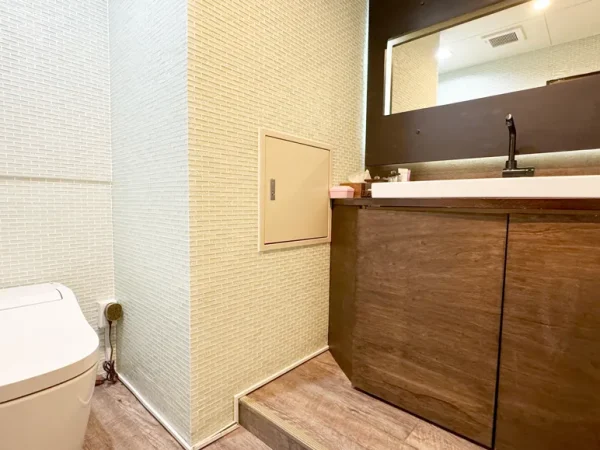 ３F：REST ROOM